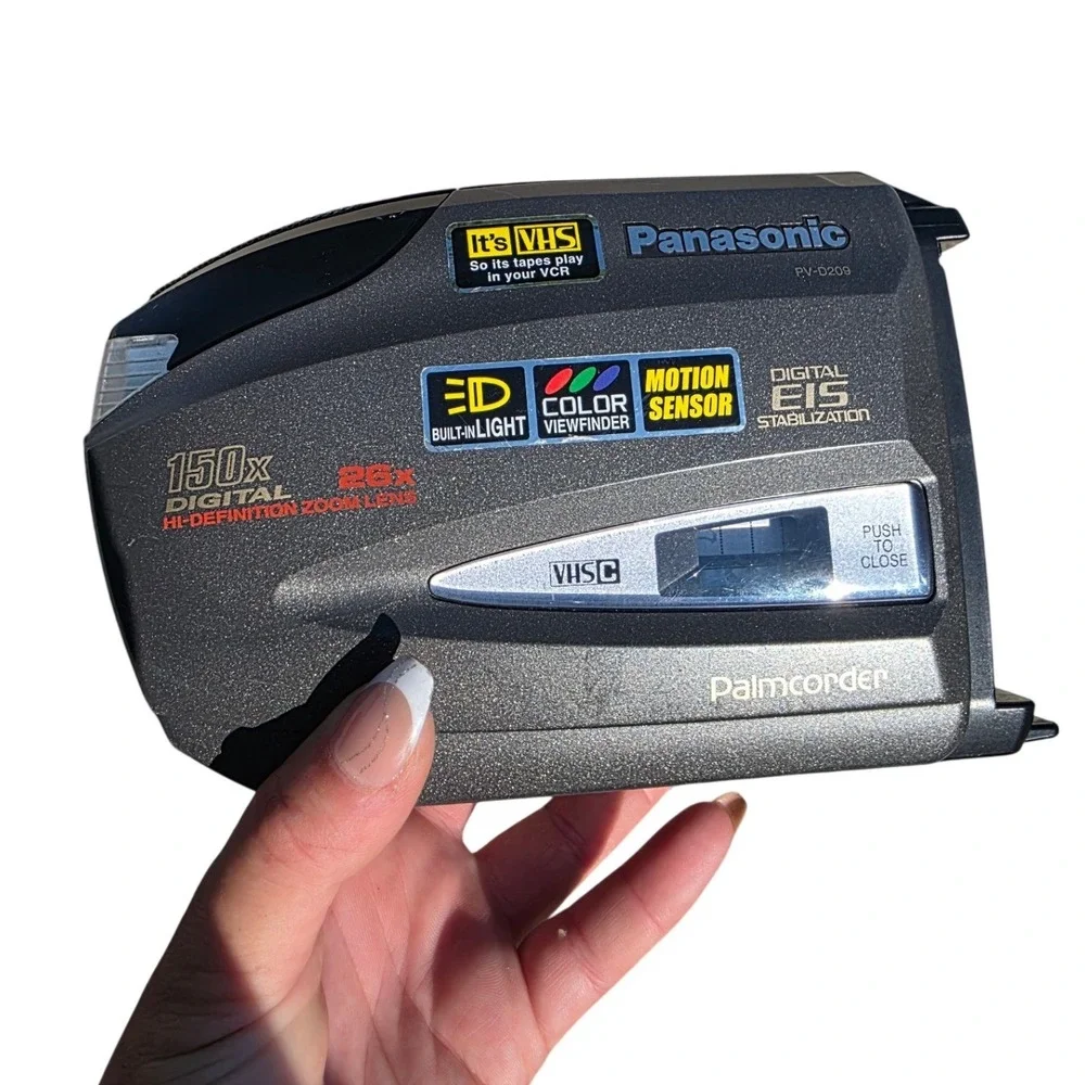 Panasonic Palmcorder PV-D209 VHS-C Camcorder 26x Optical Zoom Digital EIS Gray